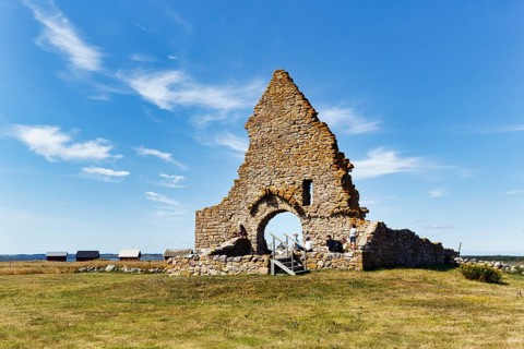 Ruins of St. Bridget's Chapel, Sankta Britas Chapel, Middle Ages, tourists enjoy historic