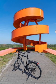 Halde Franz, Haldenzeichen, cycling in the Ruhr area, Halde Franz, Haldenzeichen, orange, snail