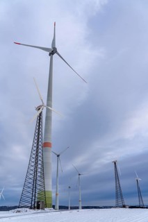 Old and newer wind turbines in the Lichtenau-Asseln wind farm, Nordex N27 lattice mast turbine with
