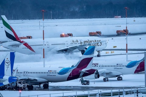 The onset of winter in North Rhine-Westphalia, flight operations were maintained at Düsseldorf