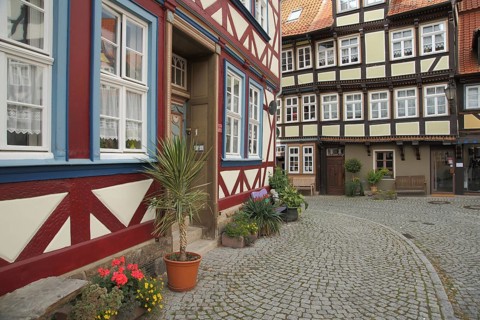 Colourful half-timbered houses with idyll, Syndekumstraße, Hann. Münden, Hannoversch Münden, Lower