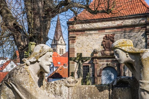 Jakobus fountain, castle cemetery, castle or Erasmus chapel, castle hill, Warburg, North