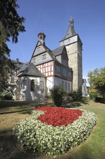 Hohenfeldsche Kapelle with Obertorturm, Stadttor, Stadtturm, heart-shaped, flower bed, Bad Camberg,