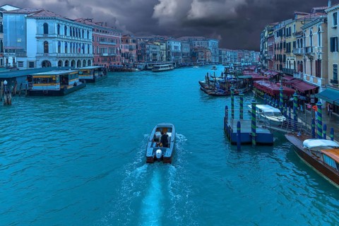 View of the Grand Canal from the Rialtio Bridge when it rains, Venice, Veneto, Italy