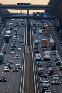 Motorway A3 between Düsseldorf and Leverkusen, near Erkrath, freeing of the hard shoulder during