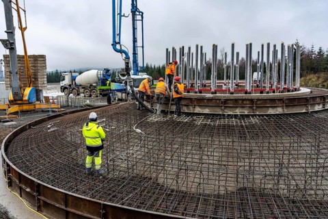 Concreting, concreting the foundation of a wind turbine, more than 600 cubic meters of concrete