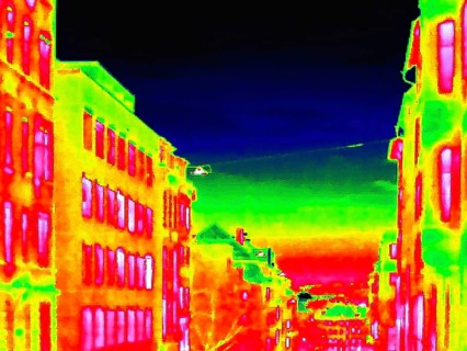 Thermal image or thermography, symbolic photo, interpolated. The photo shows areas of heat loss in