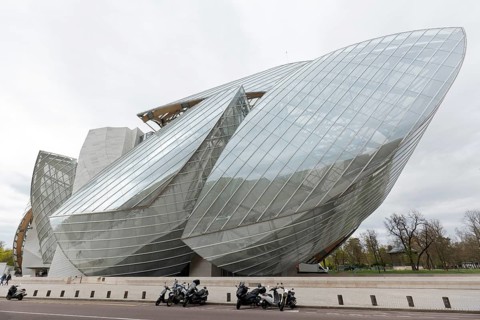 Louis Vuitton Foundation, Le vaisseau de verre, glass ship, futuristic building by architect Frank