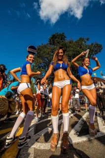 Straßenparade beim internationalen Karneval auf den Seychellen in Victoria, Mahe, Republik