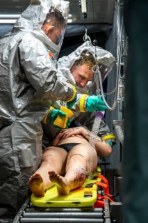 Decontamination of injured persons after an assumed accident involving hazardous substances, fire