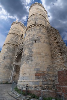 Porta Soprana city gate, 14th century, flats and dungeons in the 18th century and converted into