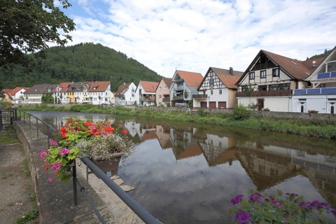 Houses with reflections on the banks of the Kinzig, Kinzigtal, Wolfach, Ortenau, Southern Black