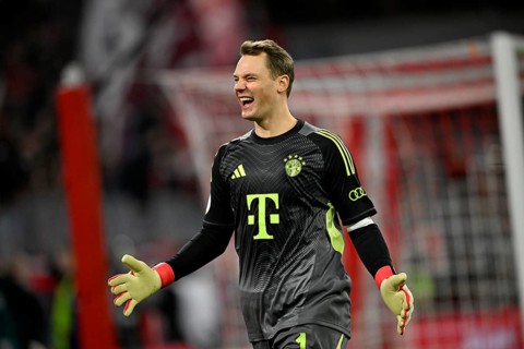 Cheering, goal celebration, goalkeeper Manuel Neuer FC Bayern Munich FCB (01) Football Bundesliga,