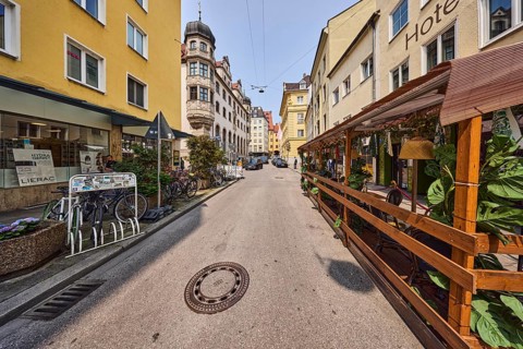 Outdoor area of a restaurant, general architecture, buildings, residential buildings and commercial