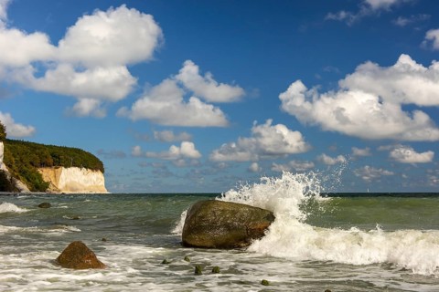 View of chalk cliffs in Jasmund National Park on Rügen, Sassnitz, Rügen, Mecklenburg-Western