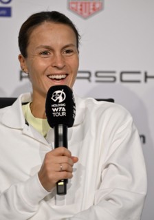Tatjana Maria (GER) portrait, smiles, press conference, press conference, interview, microphone,