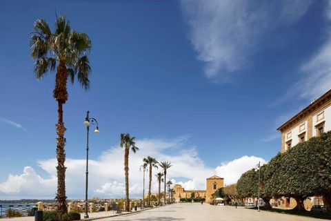 Piazza, square, Scandaliato, historic center, old town hall on the right, 17th century, Sciacca,