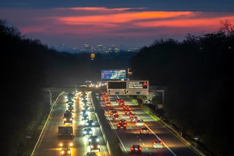 Evening traffic on the A52 motorway, between Düsseldorf and Essen, in front of the Breitscheid