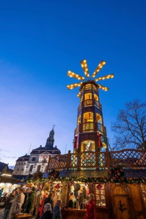 Large Christmas pyramid at the Christmas market on the market square, Lüneburg, Lower Saxony,