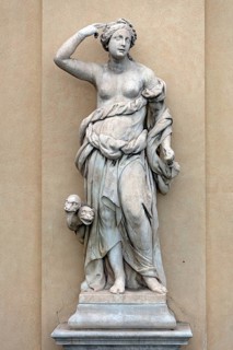 Female sculpture with multi-headed snake in the garden of Palazzo Reale, Via Balbi, 10, Genoa,