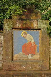 Wall mosaic Stations of the Cross of Jesus by Bernhard Gauer 1929, arts and crafts, St Lutwinus,