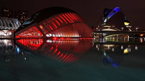 Europe, Spain, Valencia, Ciudad de les Artes y las Siencias, building and park complex, dome