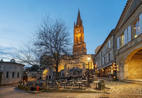 Place de l'Eglise Monolithe, Saint-Emilion, France
