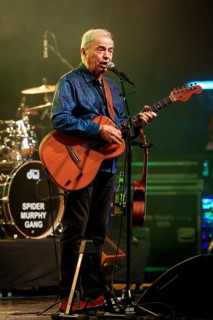 Günther Sigl, singer of the Spider Murphy Gang live on The Acoustic Tour Unplugged at Berlin's