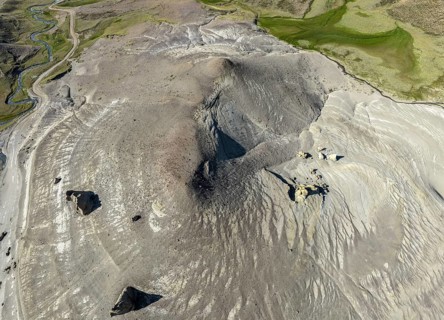 Mt. Cerro Boleadoras, volcano-shaped rock formation, ruta 41, Los Antiguos - Paso Roballo, aerial