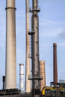 Chimneys of the Schwelgern coking plant and the sintering plant of the smelting works of