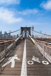 Brooklyn bridge, footpath, crossing, traffic, Manhattan, New York City, USA