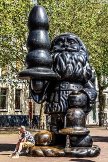 Santa Claus sculpture by American artist Paul McCarthy, popularly known as Kabouter Buttplug,