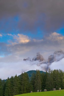 View of the partly cloudy Geisler Group, Dolomites, St. Magdalena, Funes, Funes, Villnöss Valley,