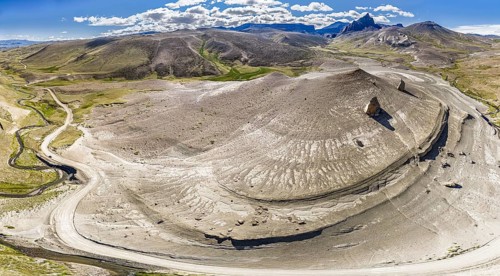 Road Ruta 41, gravel road, arid landscape, Mt. Cerro Boleadoras, volcano-shaped rock formation, Los