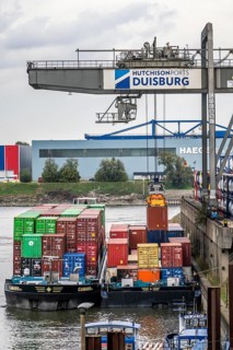 Port of Duisburg Ruhrort, Container freighter being loaded and unloaded at DeCeTe, Duisburg