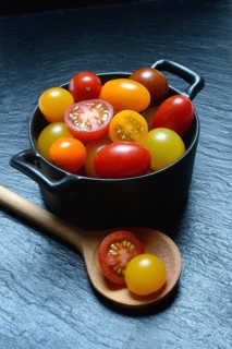 Various cherry tomatoes in pots, cherry tomato