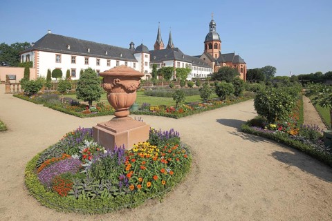 Neo-Romanesque St. Marcellinus and Peter church, Einhard basilica and monastery garden with lid