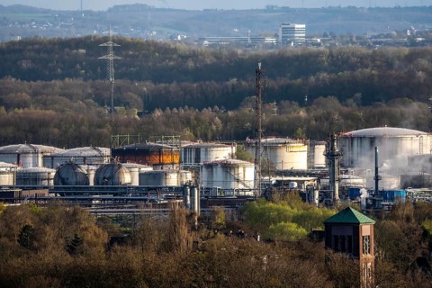 Ruhr Oel GmbH, BP Gelsenkirchen Refinery, in GE-Horst, production of products from mineral oil,