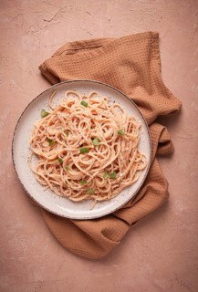 Spaghetti carbonara, in creamy garlic sauce, pasta in white sauce, homemade, no people