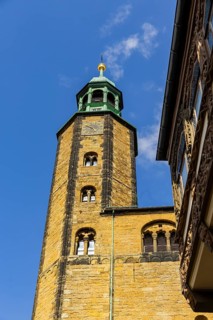 The Romanesque church (first mentioned in 1151) has valuable stained glass from the mid-13th