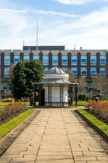 Abercromby Square Park, University of Liverpool, England, UK