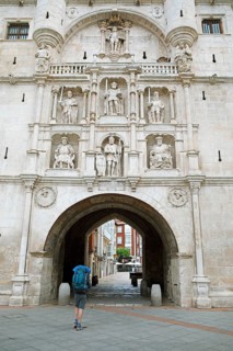 Pilgrims at the medieval city gate Arco de Santa Maria in Burgos, province of Burgos, Castile and