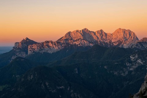 The horse-rider Alm massif with Häuselhorn, Wagendrischelhorn and Stadelhorn at sunset, Salzburger
