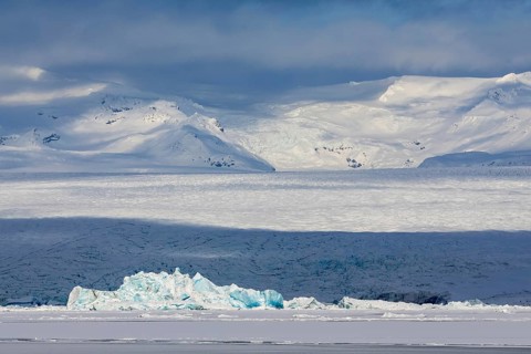 Glacier lagoon, glacial lake, glacier ice, water, snow, winter, Jökulsárlón, Breiðamerkurjökull,