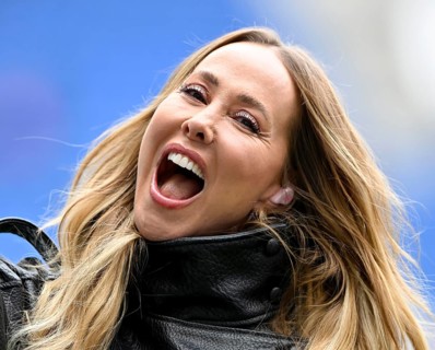 DAZN presenter reporter Sylvia Walker, portrait laughing, friendly, soccer Bundesliga, PreZero