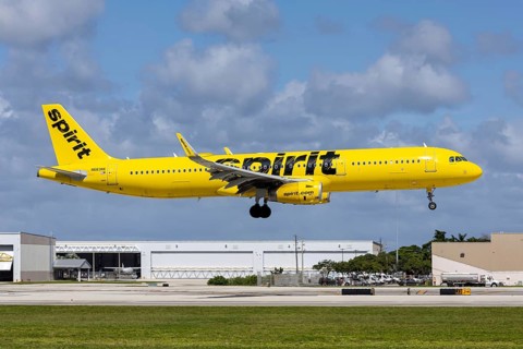 A Spirit Airlines Airbus A321 aircraft with the registration number N683NK at Fort Lauderdale