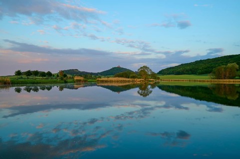 Lake with reflection in spring with castle at sunset, Veste Wachsenburg, Amt Wachsenburg, Drei