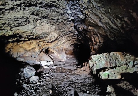 View into the Feldhof Cave, Hönnetal, Balve, Märkisches Sauerland, North Rhine-Westphalia, Germany