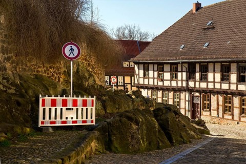 Closure of the so-called cliffs for pedestrians on the Schlossberg, World Heritage City,