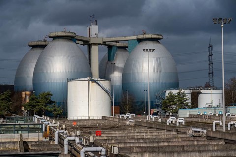 Digesters and aeration tanks, Emschergenossenschaft sewage treatment plant in the Weilheimer Mark